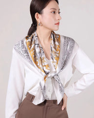 Foulard en Soie à Imprimé Animalier