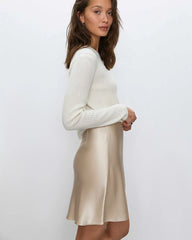 Mini-jupe en soie coupe biais