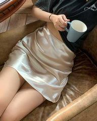 Mini-jupe en soie coupe biais