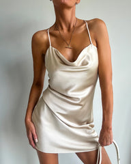 Robe Mini en Soie à Col Bénitier et Dos Croisé