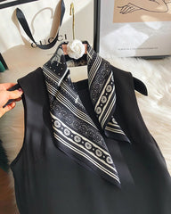 Foulard en soie à motif Paisley équestre