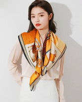 Grand foulard en soie vintage à motif cheval