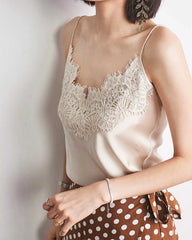 Camisole en Soie avec Détail en Dentelle