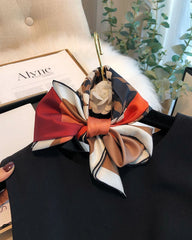 Foulard en soie géométrique à ombre de feuilles