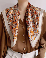 Foulard en Soie à Motif Lettre H