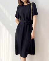 Robe en Soie Ample avec Ceinture