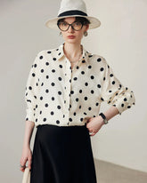 Blouse en soie à pois