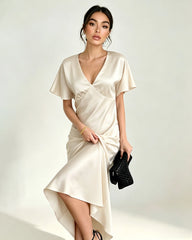 Robe longue nuisette en triacétate satinée avec manches chauve-souris