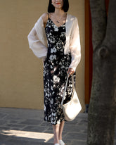 Robe fleurie en soie noire et blanche