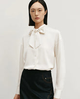 Chemisier en Soie à Nœud Lavallière Manches Longues