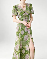 Robe midi en soie fleurie à col V et manches bouffantes