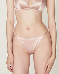 Ensemble soutien-gorge en soie sans armature et string en V