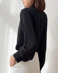 Blouse en Soie à Col en V et Épaules Plissées