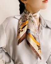 Foulard en soie carré polyvalent