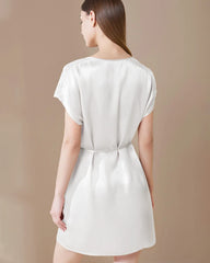 Robe de nuit en soie lavable ornée de dentelle