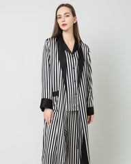 Robe Longue en Soie Satinée Rayée Noire et Blanche pour Femmes