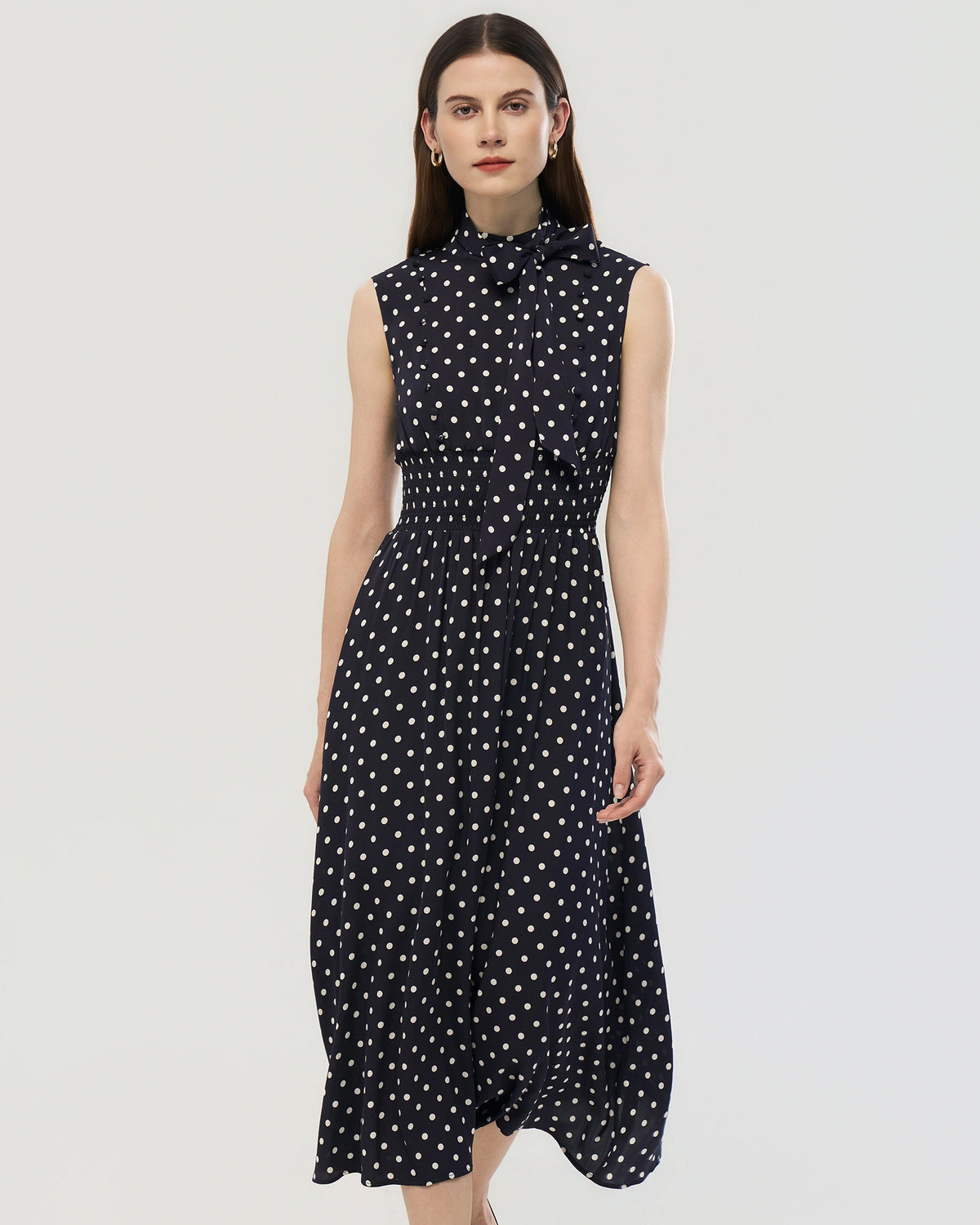 Robe midi en soie 19 mommes à pois avec col montant