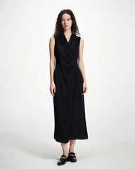 Robe midi noire en soie style blazer portefeuille