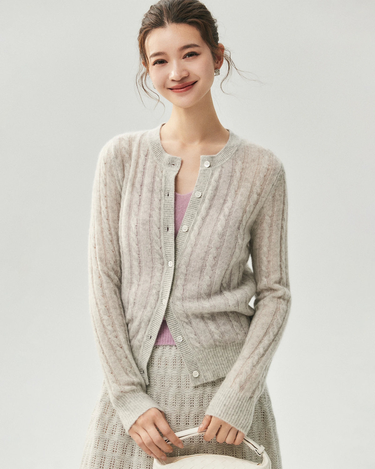 Cardigan en cachemire et soie à maille torsadée