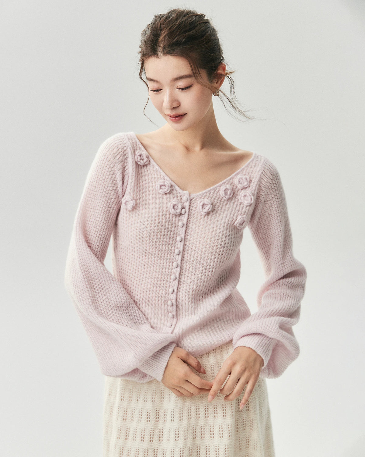 Cardigan en cachemire et soie côtelé à col V avec motif floral