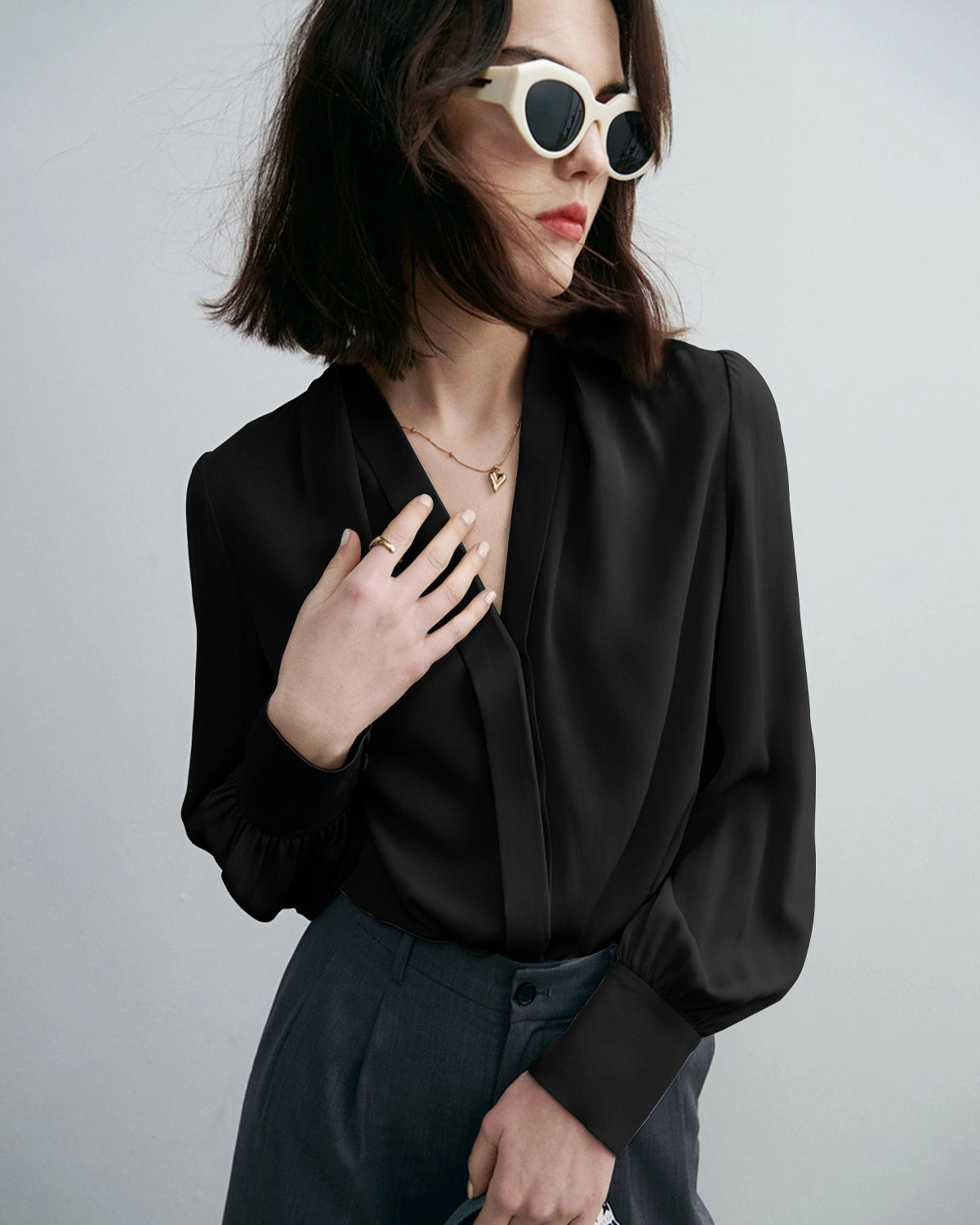 Blouse en Soie à Décolleté en V Profond Chic