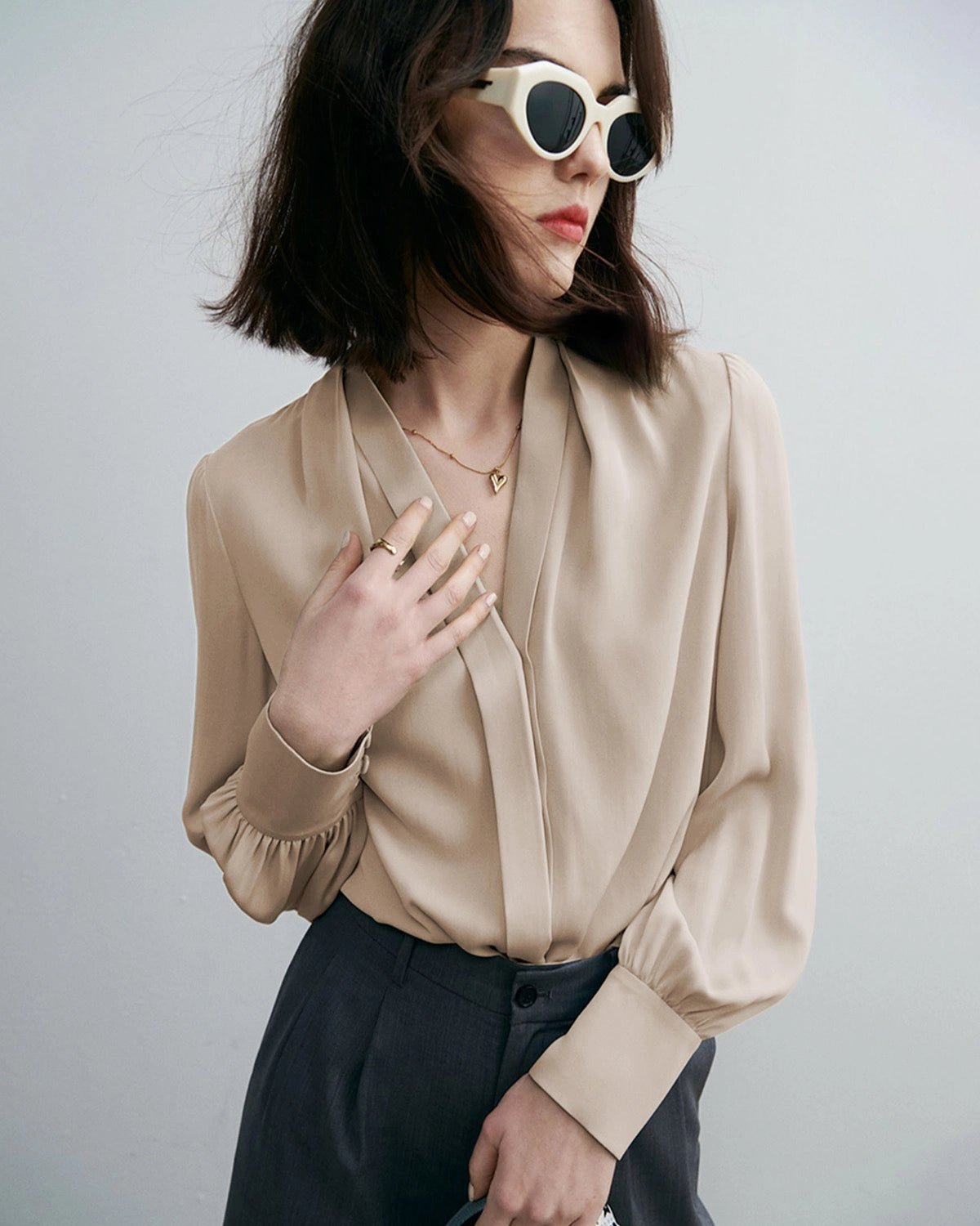 Blouse en Soie à Décolleté en V Profond Chic