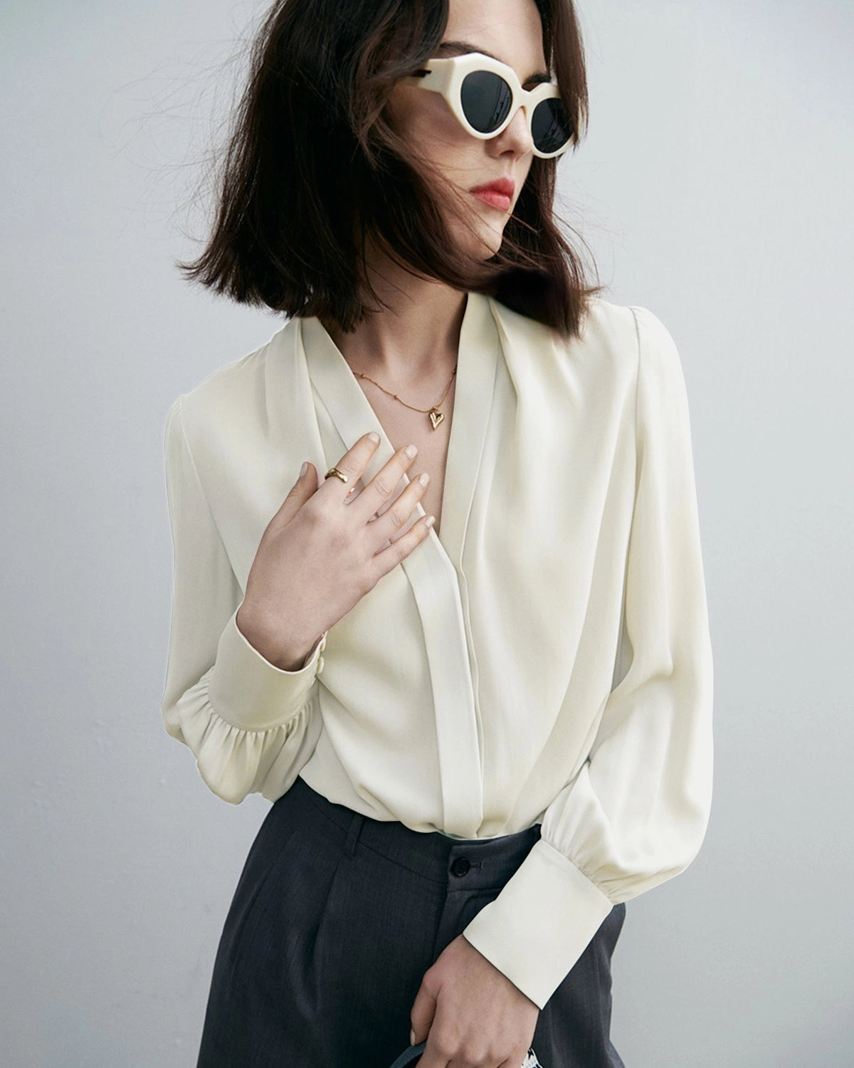 Blouse en Soie à Décolleté en V Profond Chic