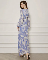 Robe longue en soie à fleurs bleu et blanc