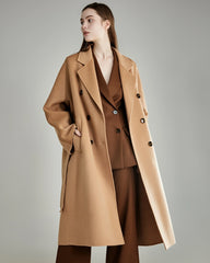 Manteau en laine à double boutonnage avec ceinture
