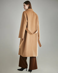 Manteau en laine à double boutonnage avec ceinture