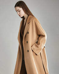 Manteau en laine à double boutonnage avec ceinture