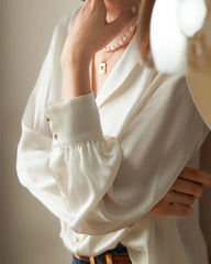 Blouse en Soie Classique et Élégante à Col V