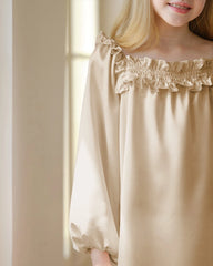 Chemise de nuit en soie à manches longues pour fille avec volants