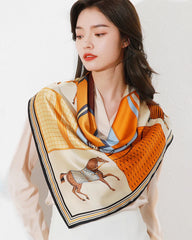 Grand foulard en soie vintage à motif cheval