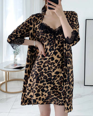 Ensemble nuisette et peignoir en soie léopard