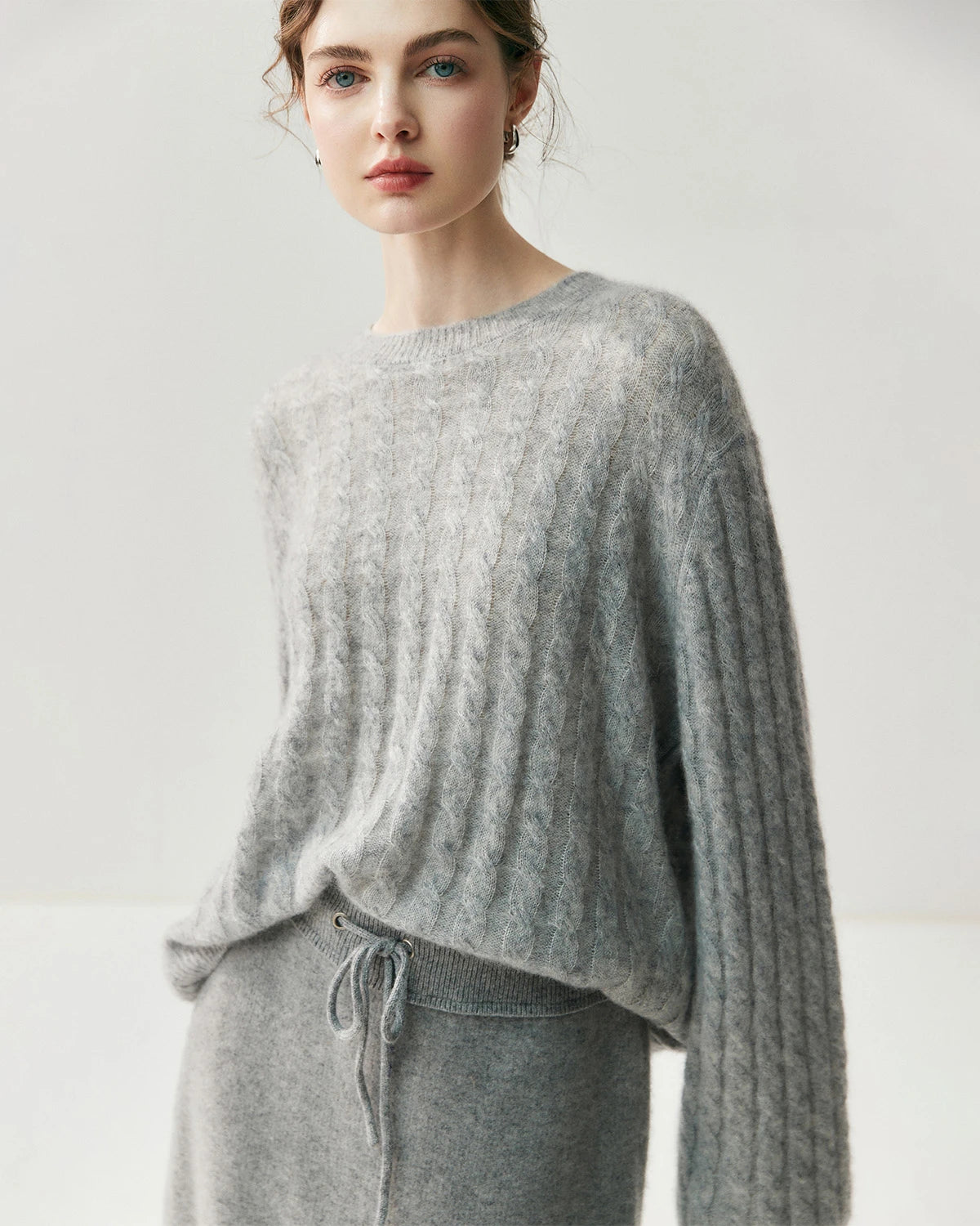 Pull torsadé léger en soie et cachemire