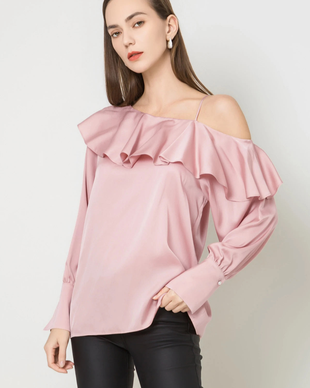 Chemise en Soie à Manches Longues et Volant sur Une Épaule