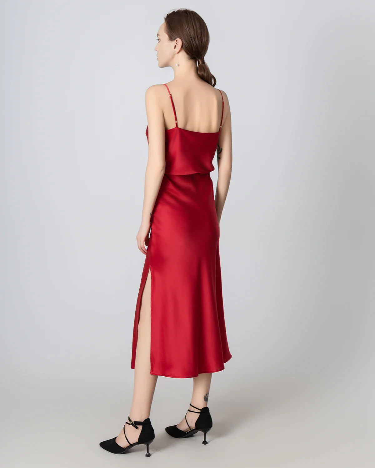 Ensemble en Soie à Décolleté Rond et Jupe Midi en Soie