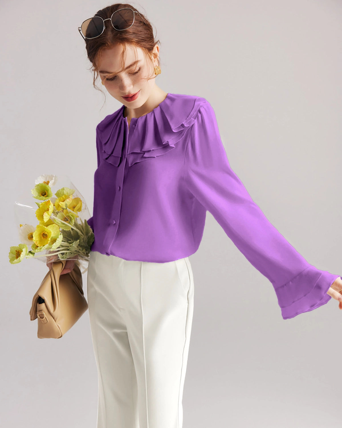 Blouse en soie à col volant et manches évasées