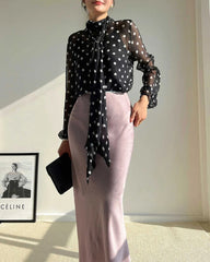 Blouse en soie transparente à pois