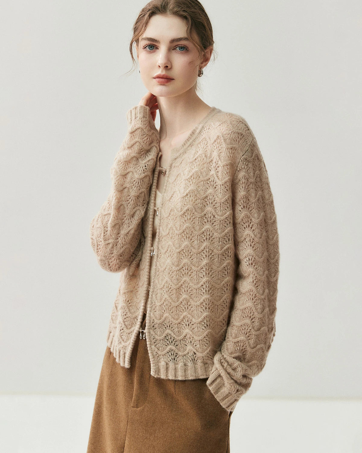 Cardigan en soie et cachemire avec boutons métalliques