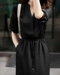 Robe-chemise en soie avec taille à cordon