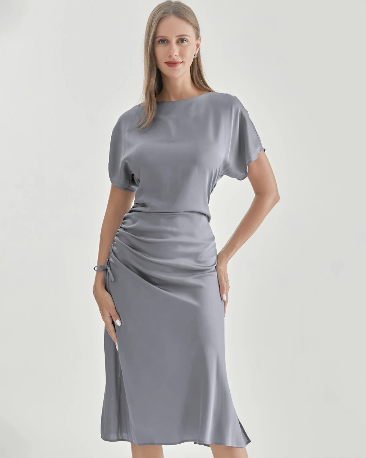 Robe en Soie à Manches Courtes Plissée