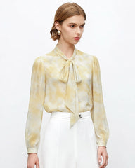 Blouse en soie imprimé aquarelle avec col lavallière