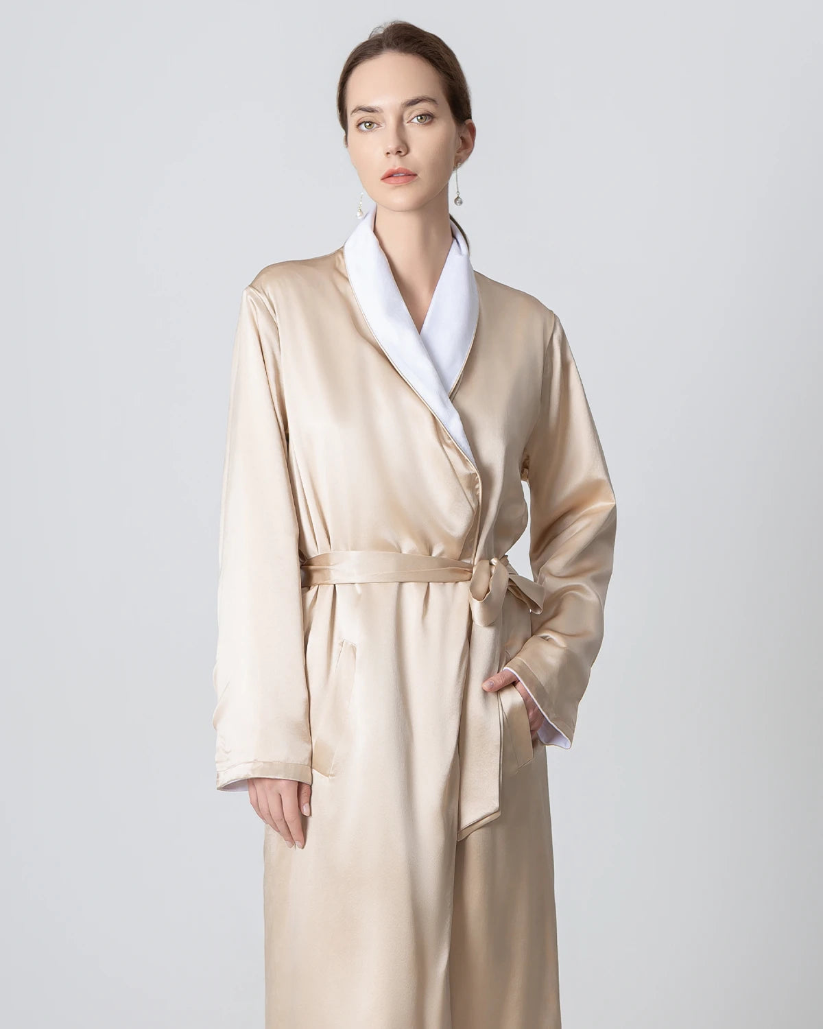 Robe Réversible en Soie et Velours pour l'Hiver Champagne