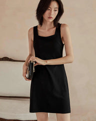 Robe mini en soie sans manches à encolure carrée