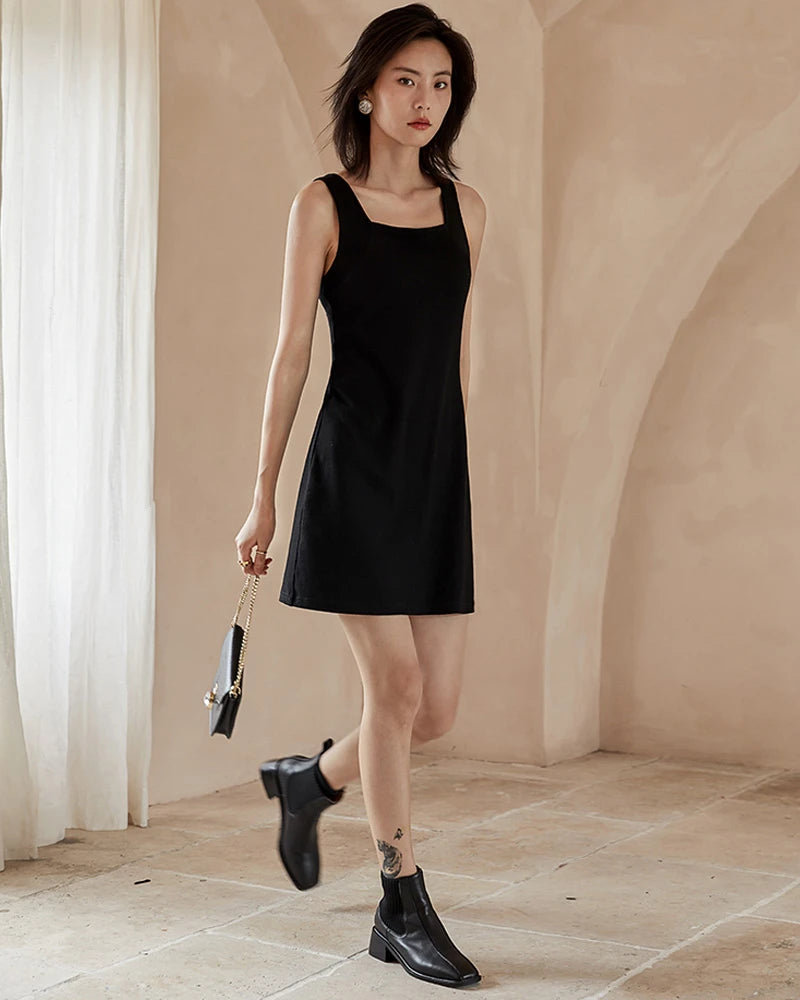Robe mini en soie sans manches à encolure carrée