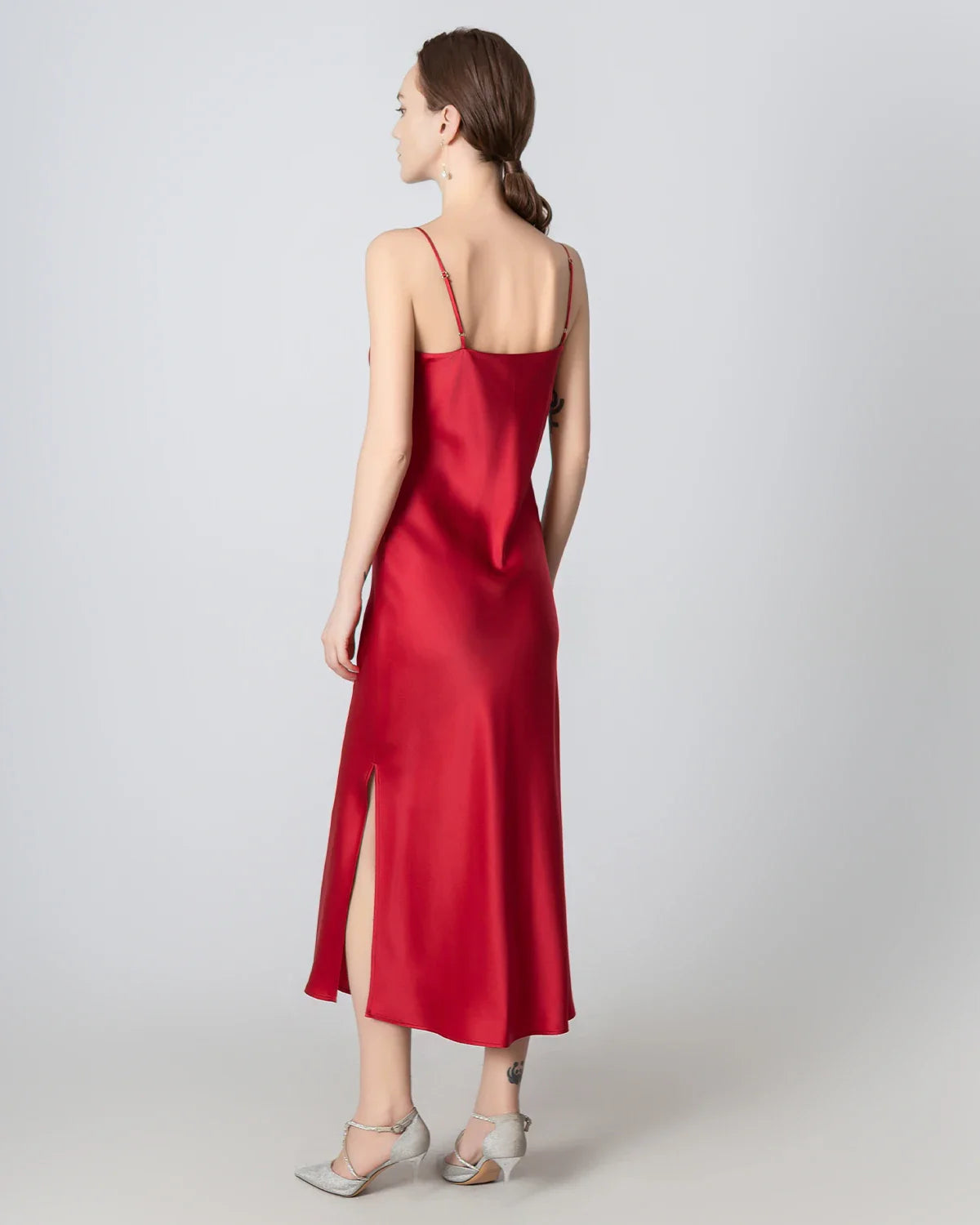 Robe Midi en Soie à Col Bénitier et Fente