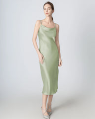 Robe Midi en Soie à Col Bénitier Fendue