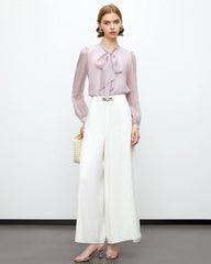 Blouse en soie à col lavallière avec manches transparentes